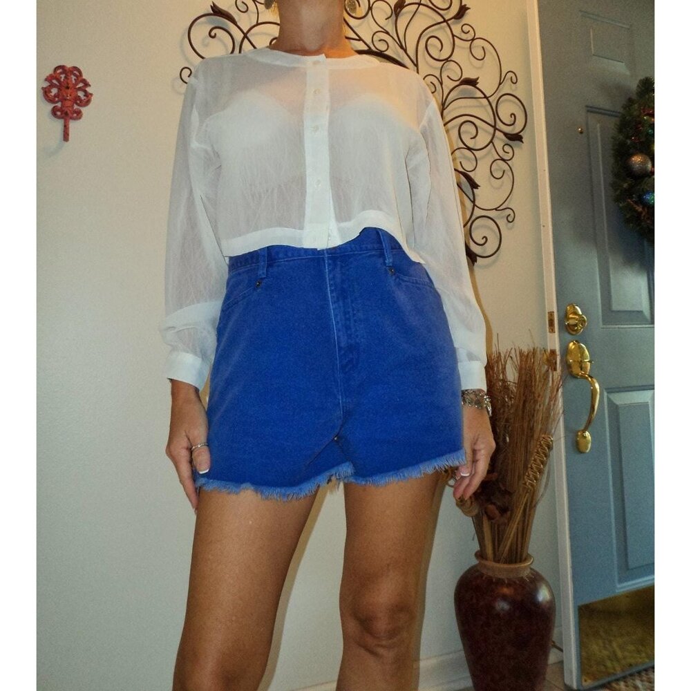 Vintage 90s Bonjour High-Waisted Denim Cut-Off Shorts – Capri Blue - Size 9/10
